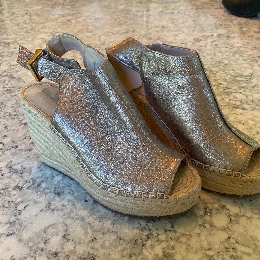 Kenneth Cole gold peep tow platforms. Worn once. Perfect for summer nights out.